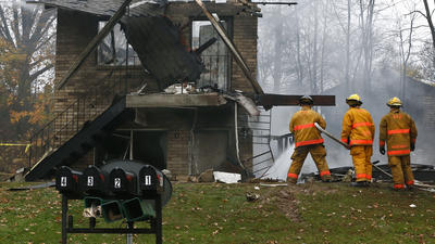 ct-ohio-plane-crash-20151111